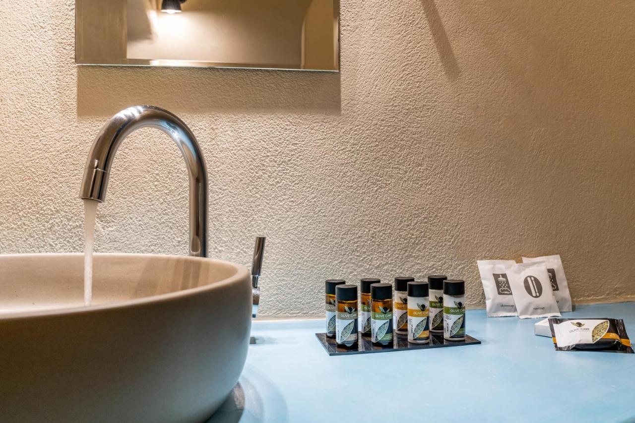 Alma Libre Suites 산토리니 외부 사진