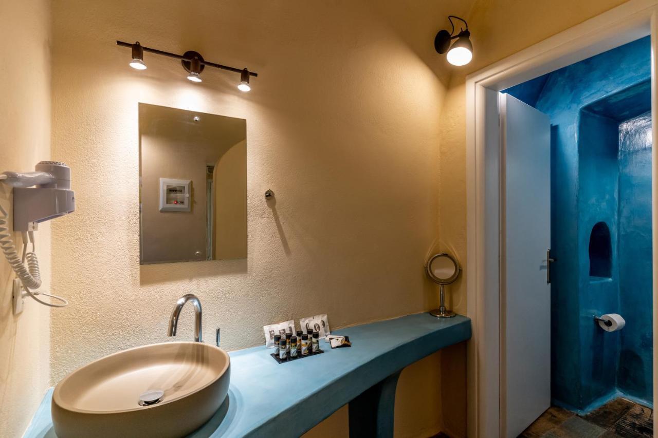 Alma Libre Suites 산토리니 외부 사진