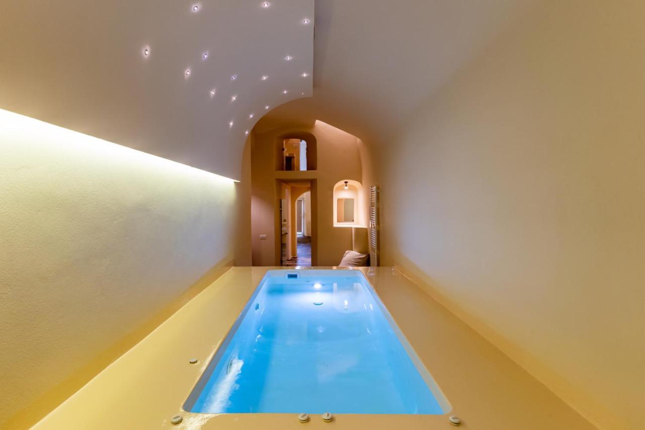 Alma Libre Suites 산토리니 외부 사진